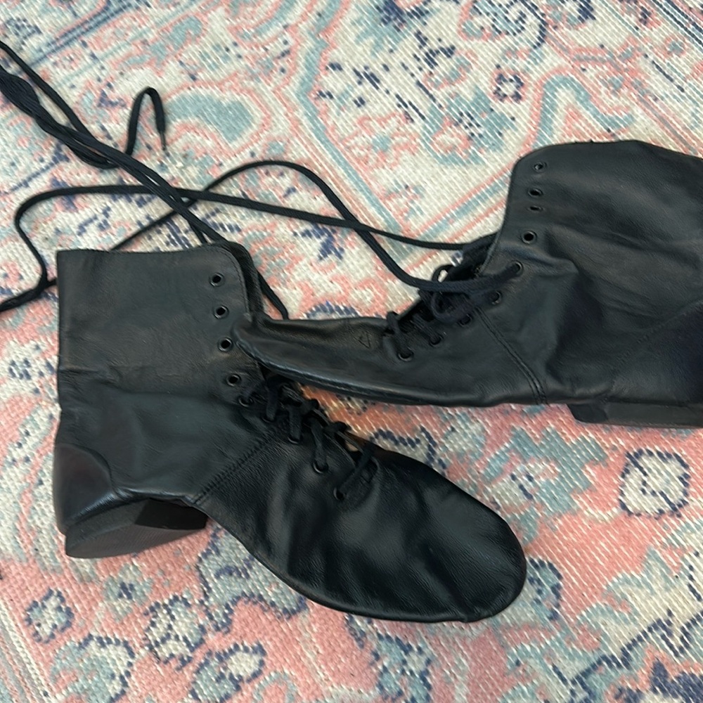 Capezio Split Sole Lace Up Jazz Boot